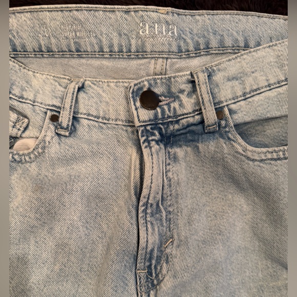 a.n.a Light Wash Women's Flare Jeans - Picture 2 of 2